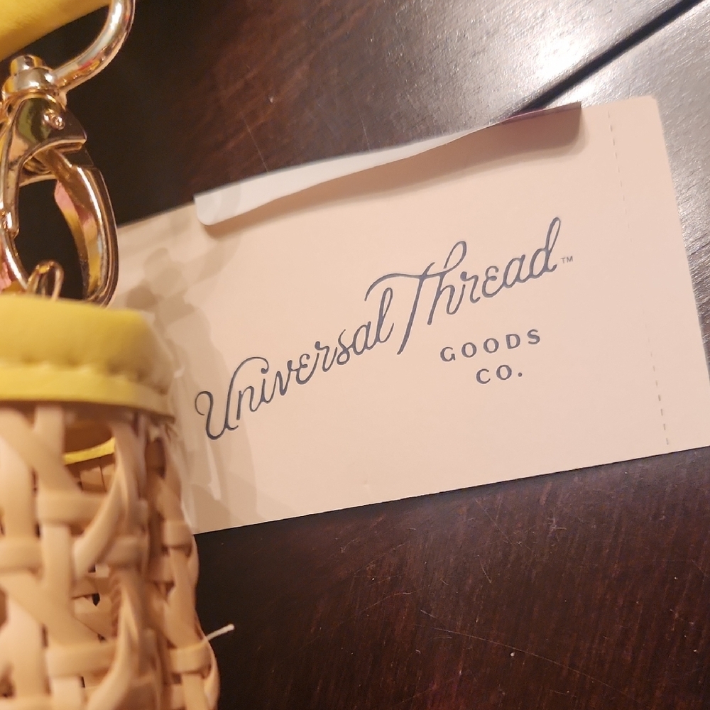 Universal Thread Yellow and Tan Woven Tote - Picture 2 of 16